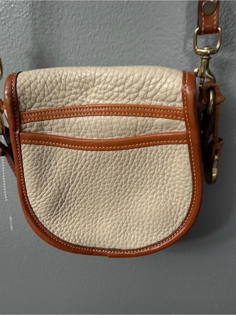 Vintage Dooney Bourke All Weather Leather 2 Duck Bag cream y2k 90s Crossbody - Picture 11 of 12